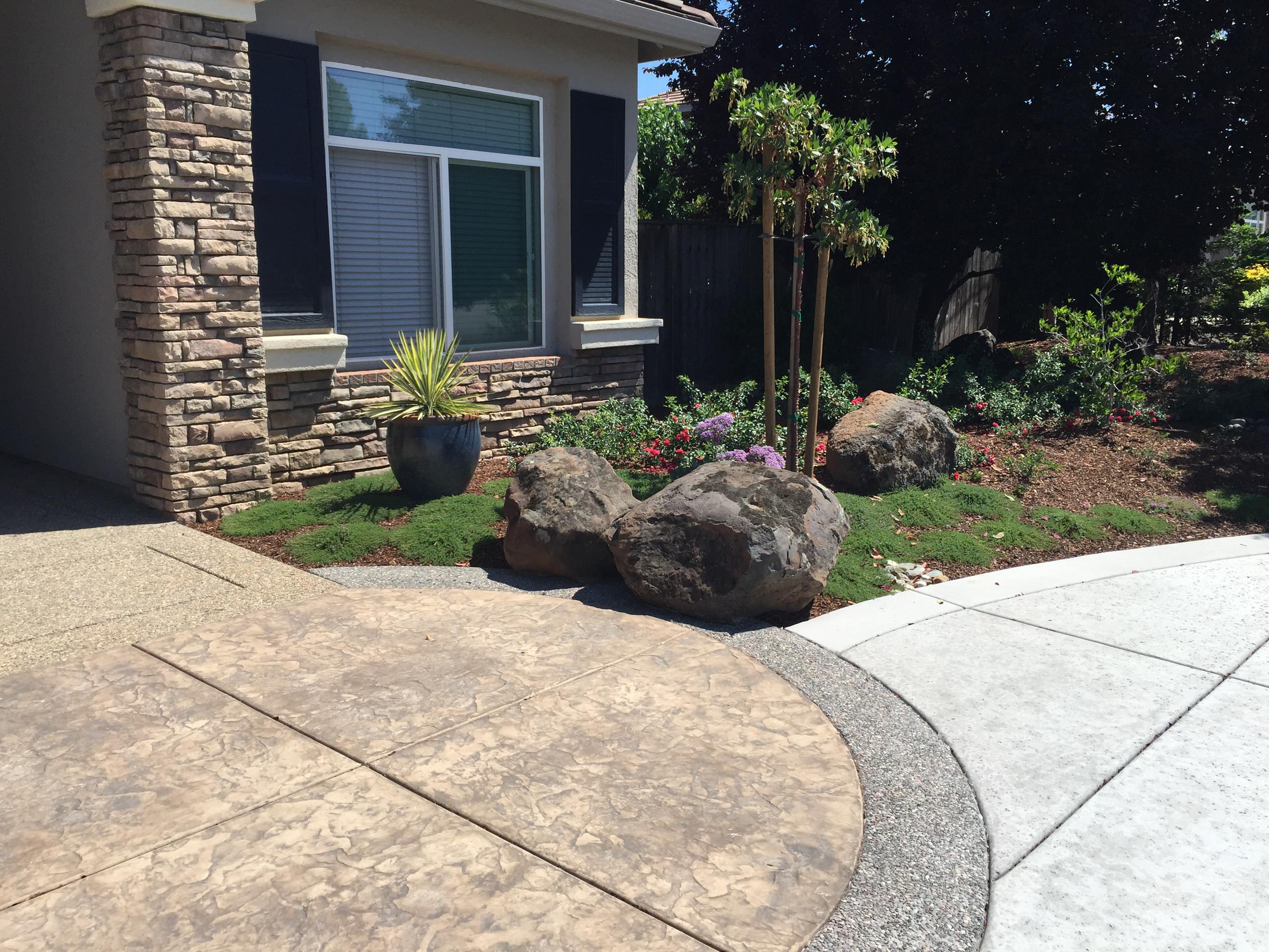 Roseville Circular Driveway & Landscape