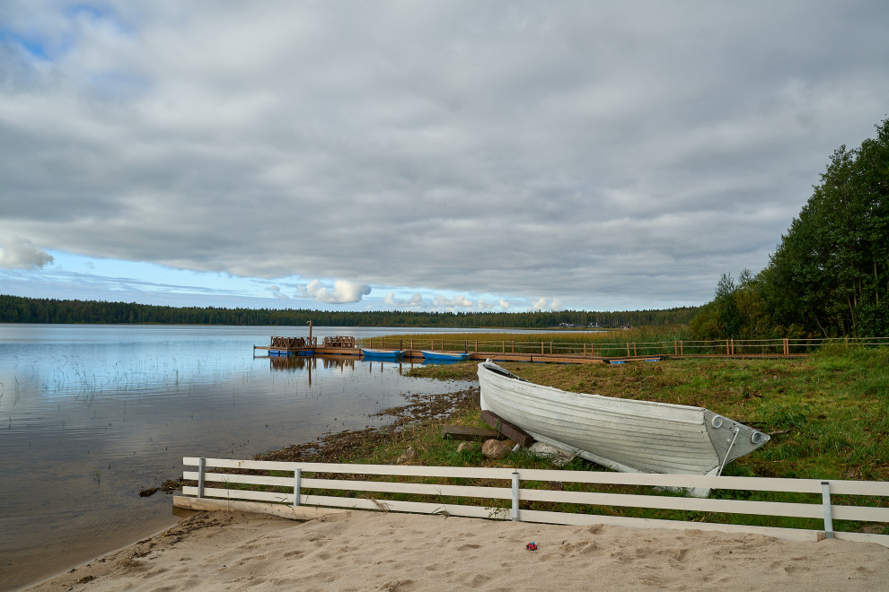 База отдыха на берегу озера. Ялкала.