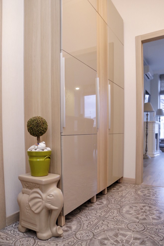 Пудровые оттенки и элегантная геометрия.