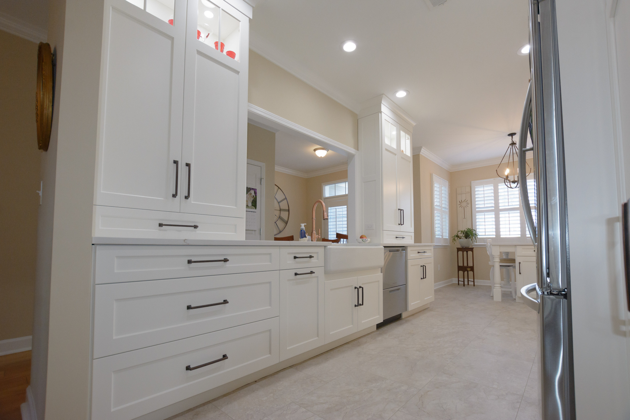 Murrell's Inlet condo white kitchen