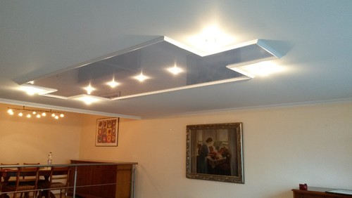 Holzdecke in helle Decke verwandelt!