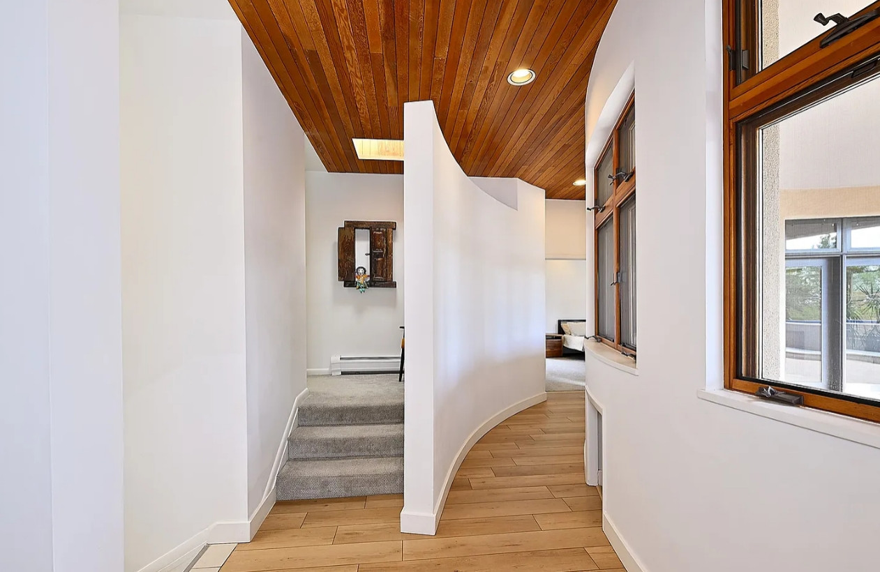 EARNEST RESIDENCE