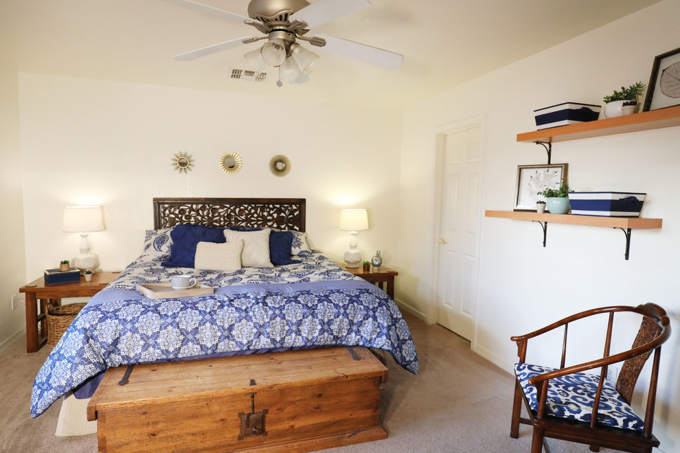 Home design - transitional home design idea in Phoenix