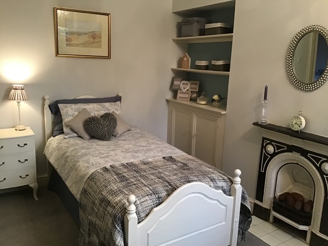 Simple Victorian Style Bedroom Victorian Bedroom