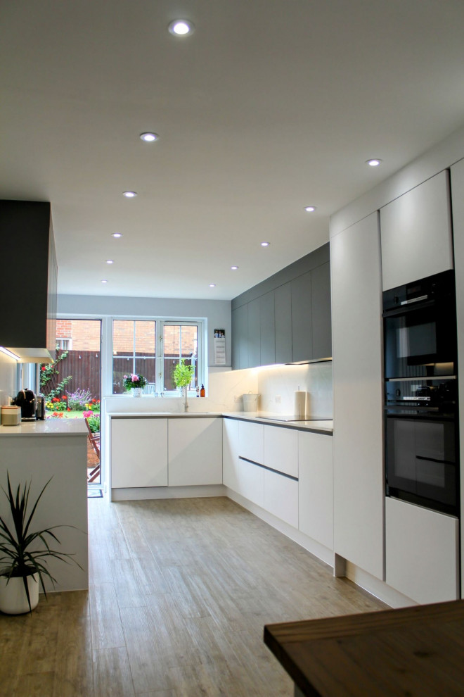 The Oadby Kitchen - Volpi True Handleless