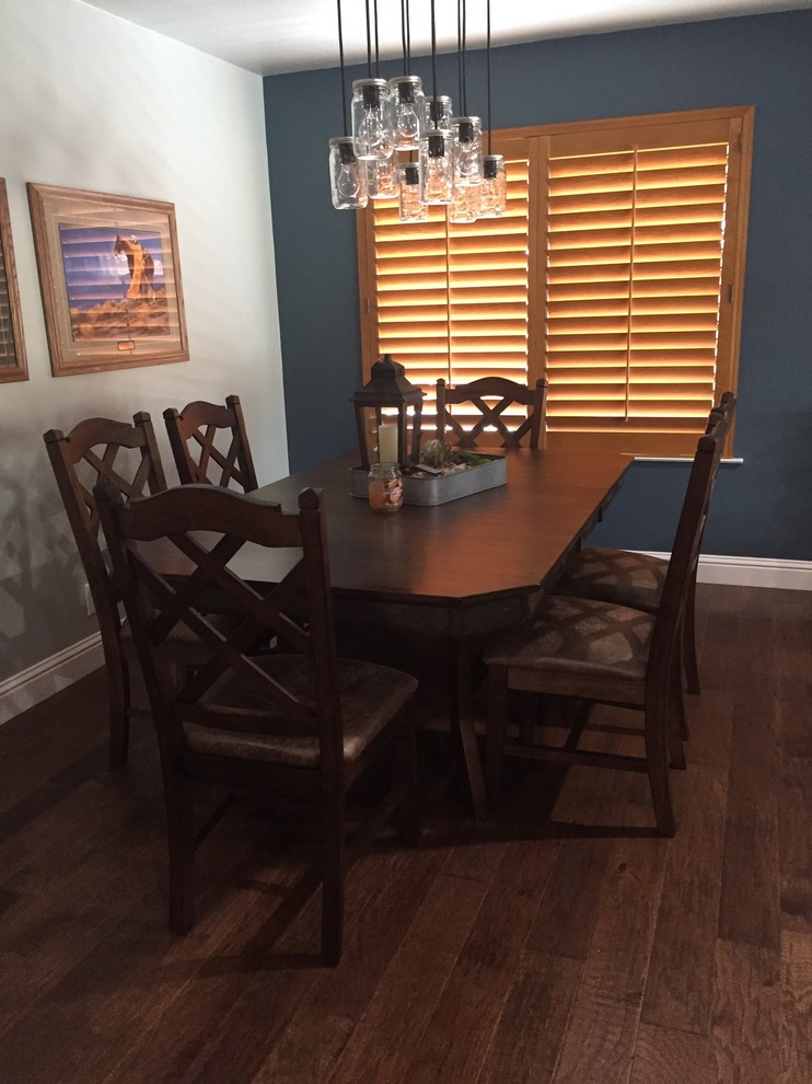 Large mountain style great room photo