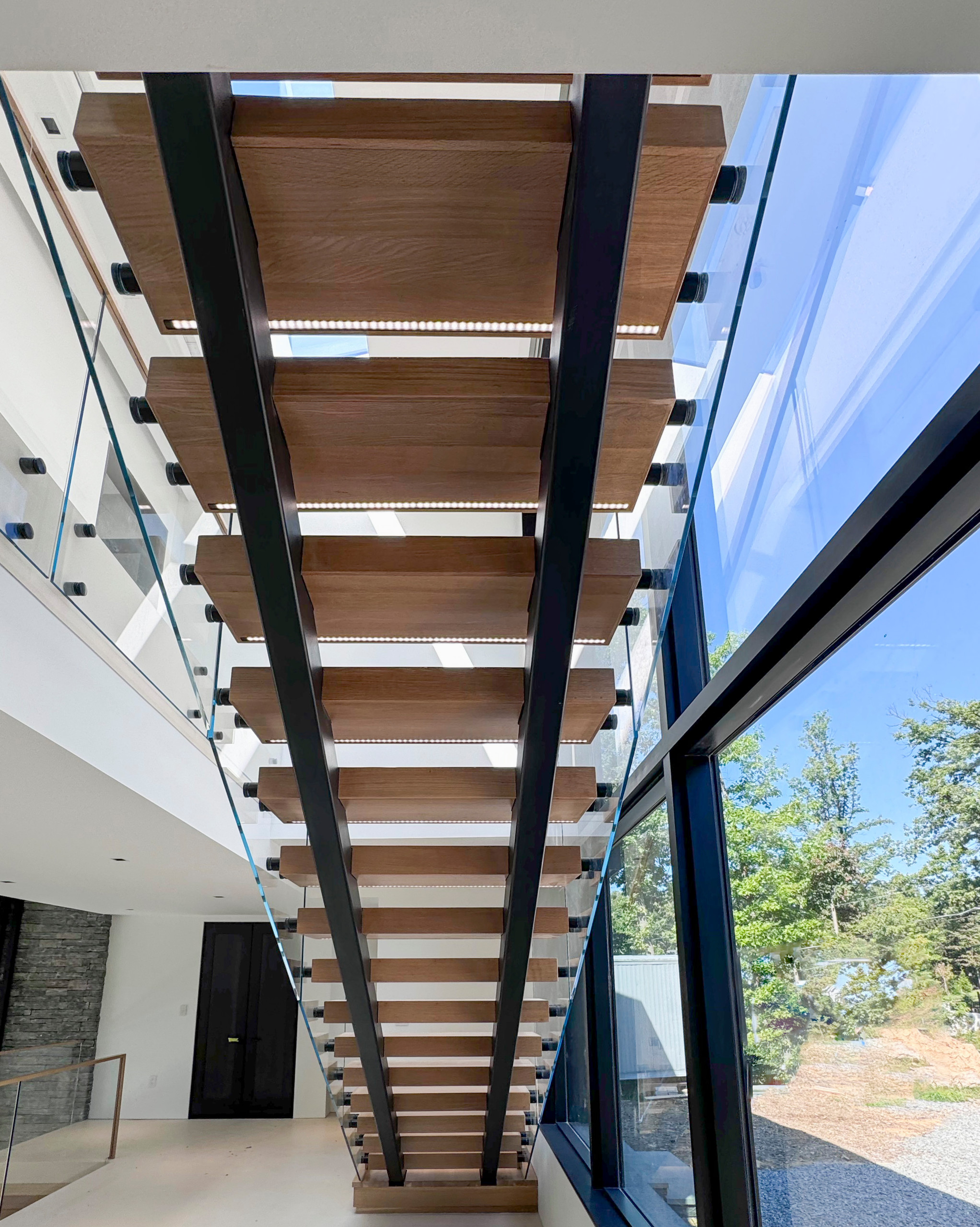 126_Visually Open and Light Contemporary Staircase, Mclean, VA 22102