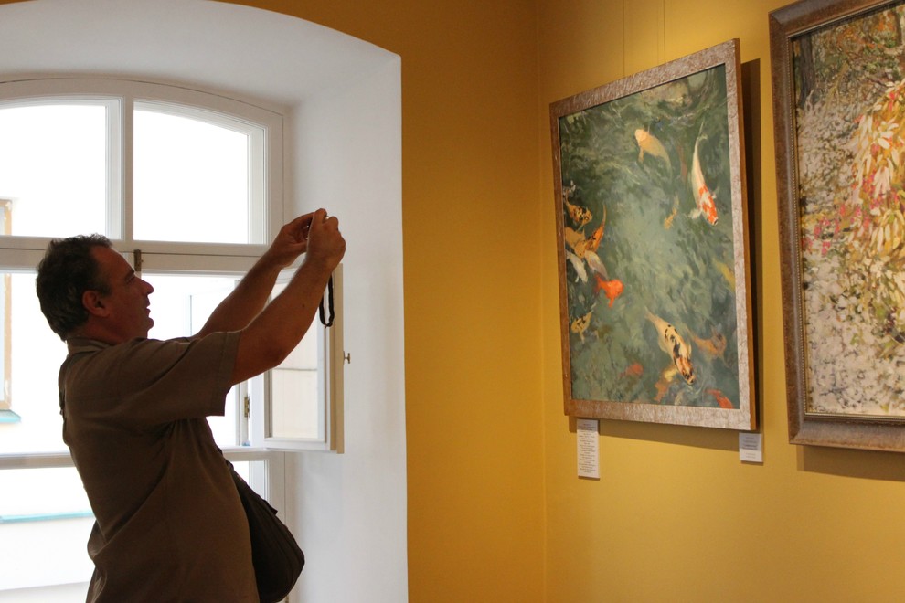 Выставка живописи "Подари мне сад ..."