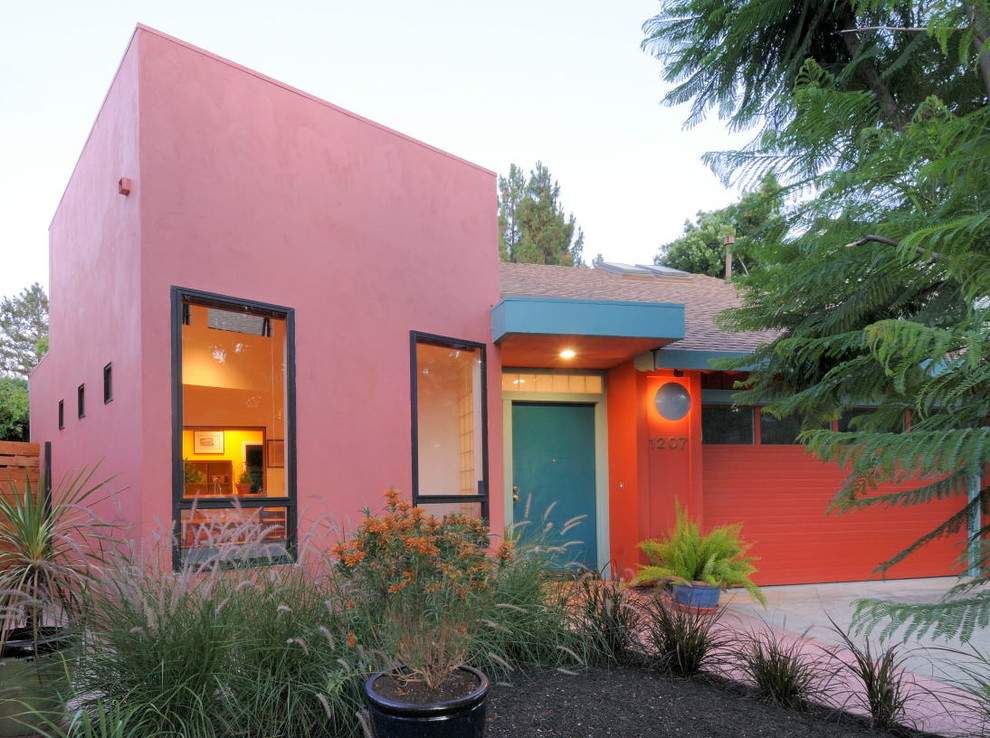 Design ideas for an eclectic exterior in Sacramento.