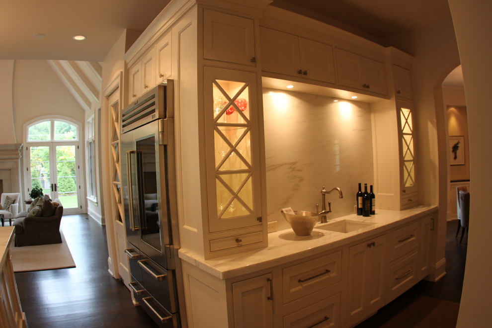 Example of a transitional kitchen design in Indianapolis