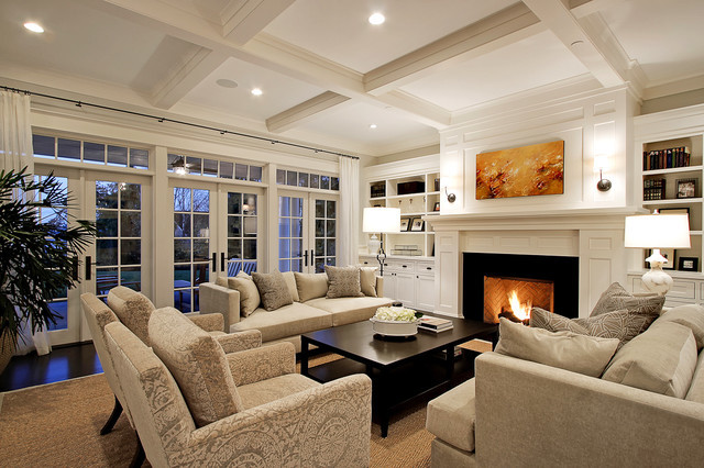 Inspiration for a traditional living room in Los Angeles.