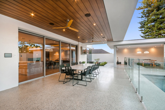 West Australian Beauty | DecoWood modern-patio