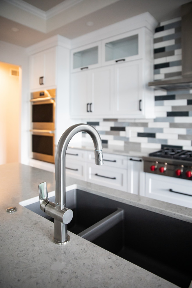 Kitchen - transitional kitchen idea