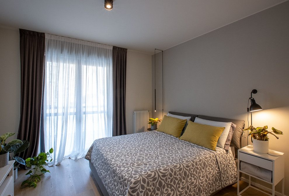 Photo of a modern bedroom in Turin.