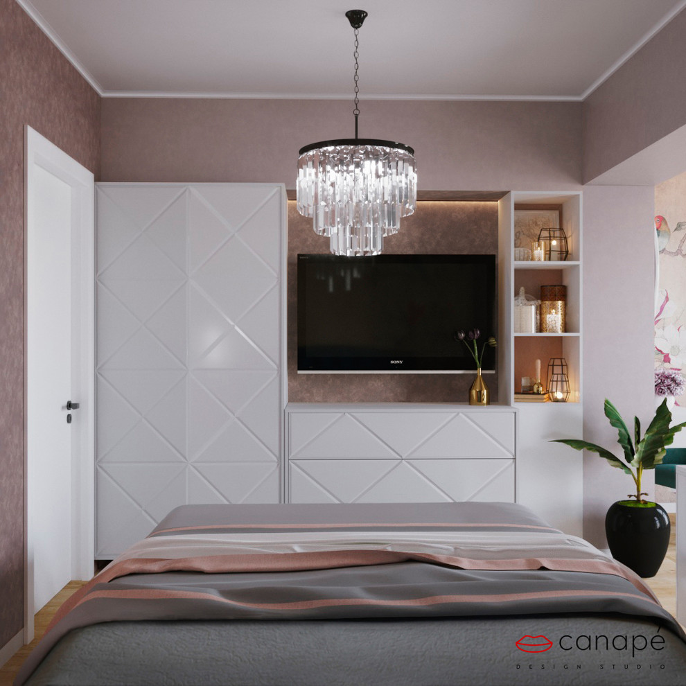 Спальня с яркими акцентами