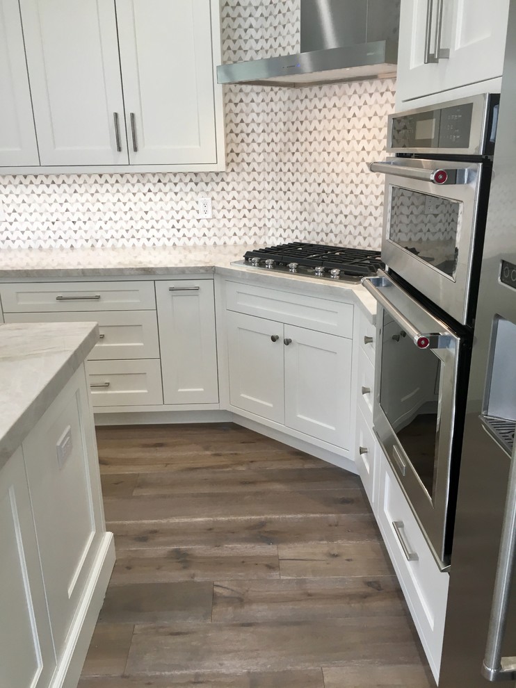 Example of a transitional kitchen design in Phoenix