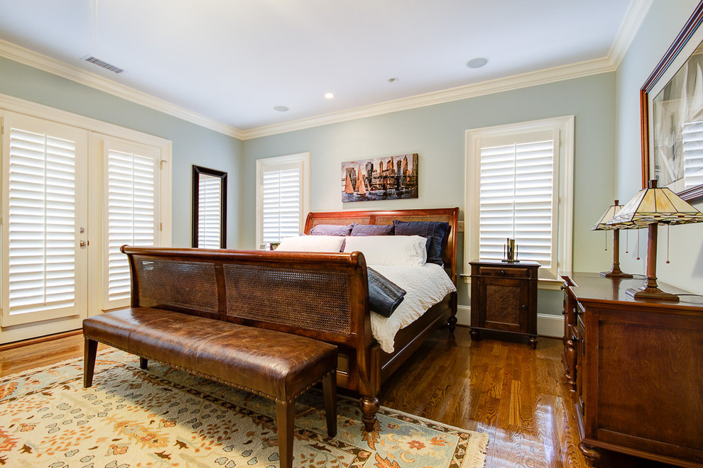 Design ideas for a traditional bedroom in Atlanta.