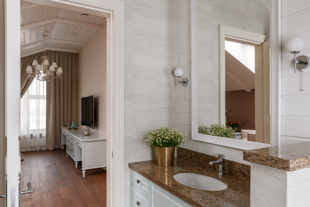 Дом на склоне