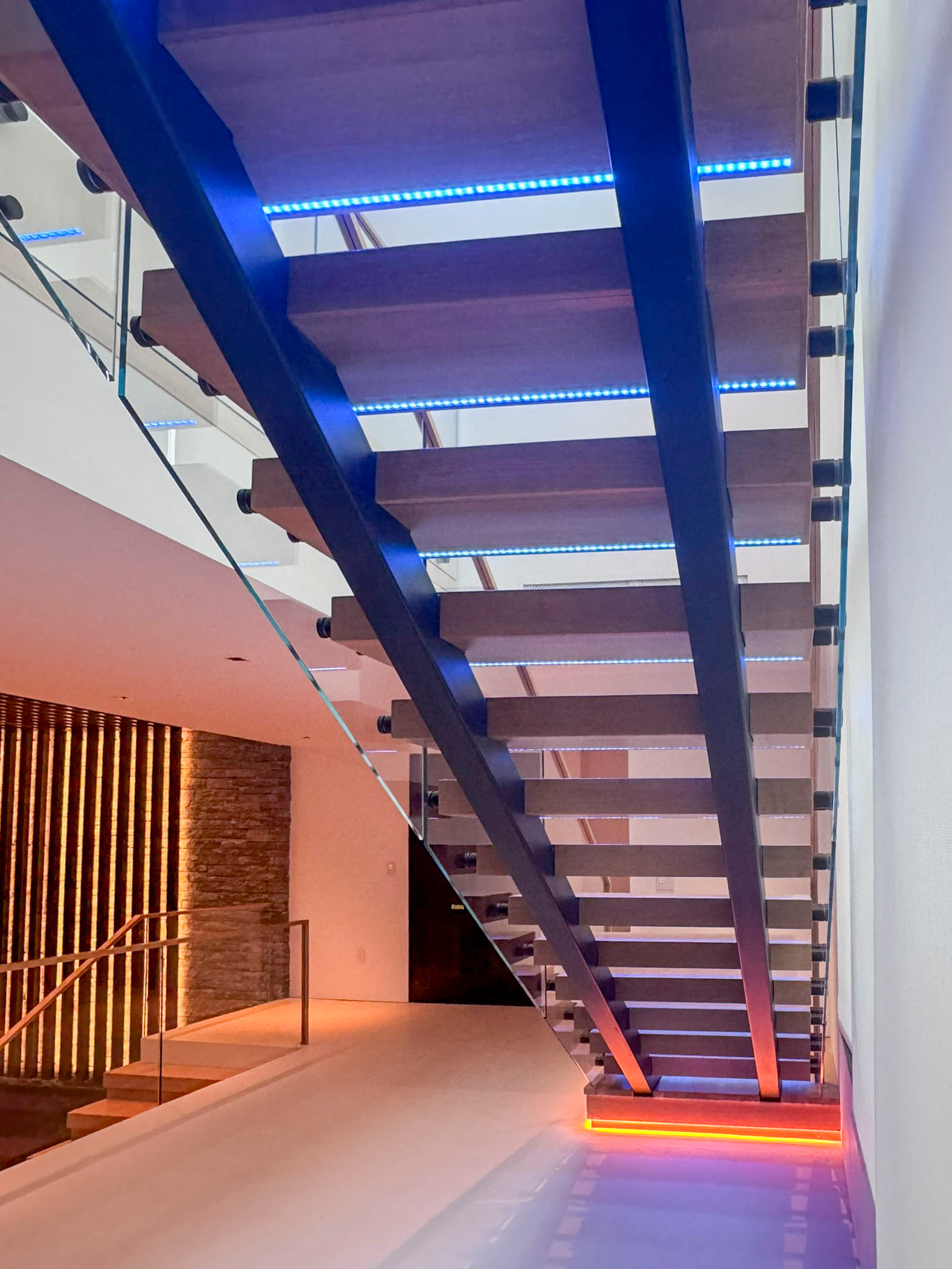 126_Visually Open and Light Contemporary Staircase, Mclean, VA 22102