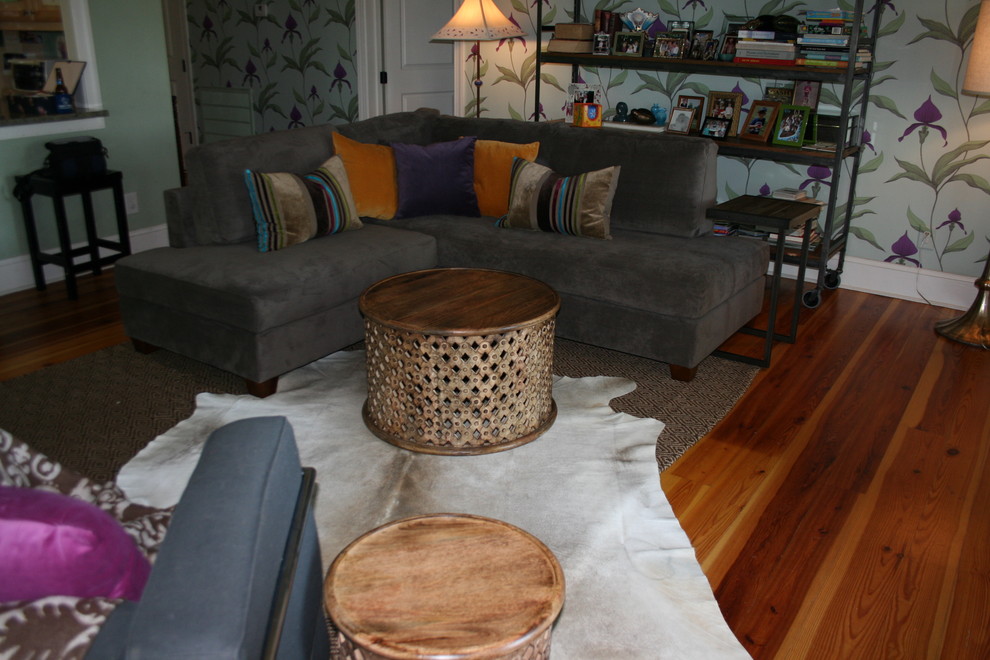 Design ideas for a modern living room in Charleston.
