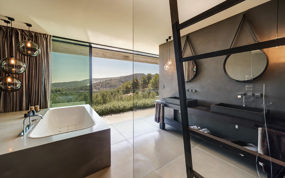 Design ideas for a modern bathroom in Palma de Mallorca.