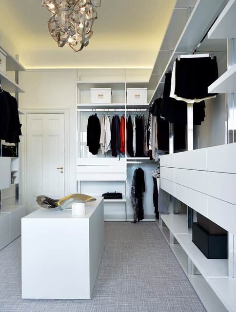 Skapa en walk-in closet eller garderob med expertens tips