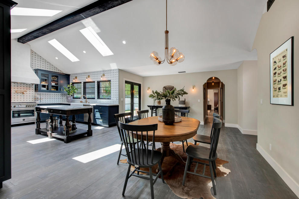Transitional kitchen photo in Los Angeles