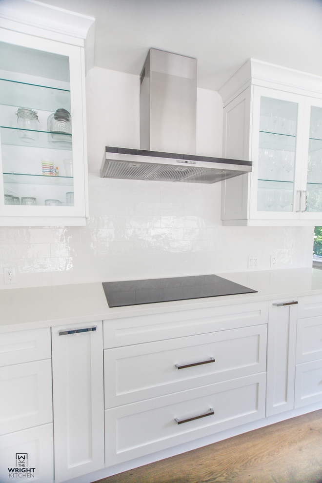 Inspiration for a transitional home design remodel in Toronto