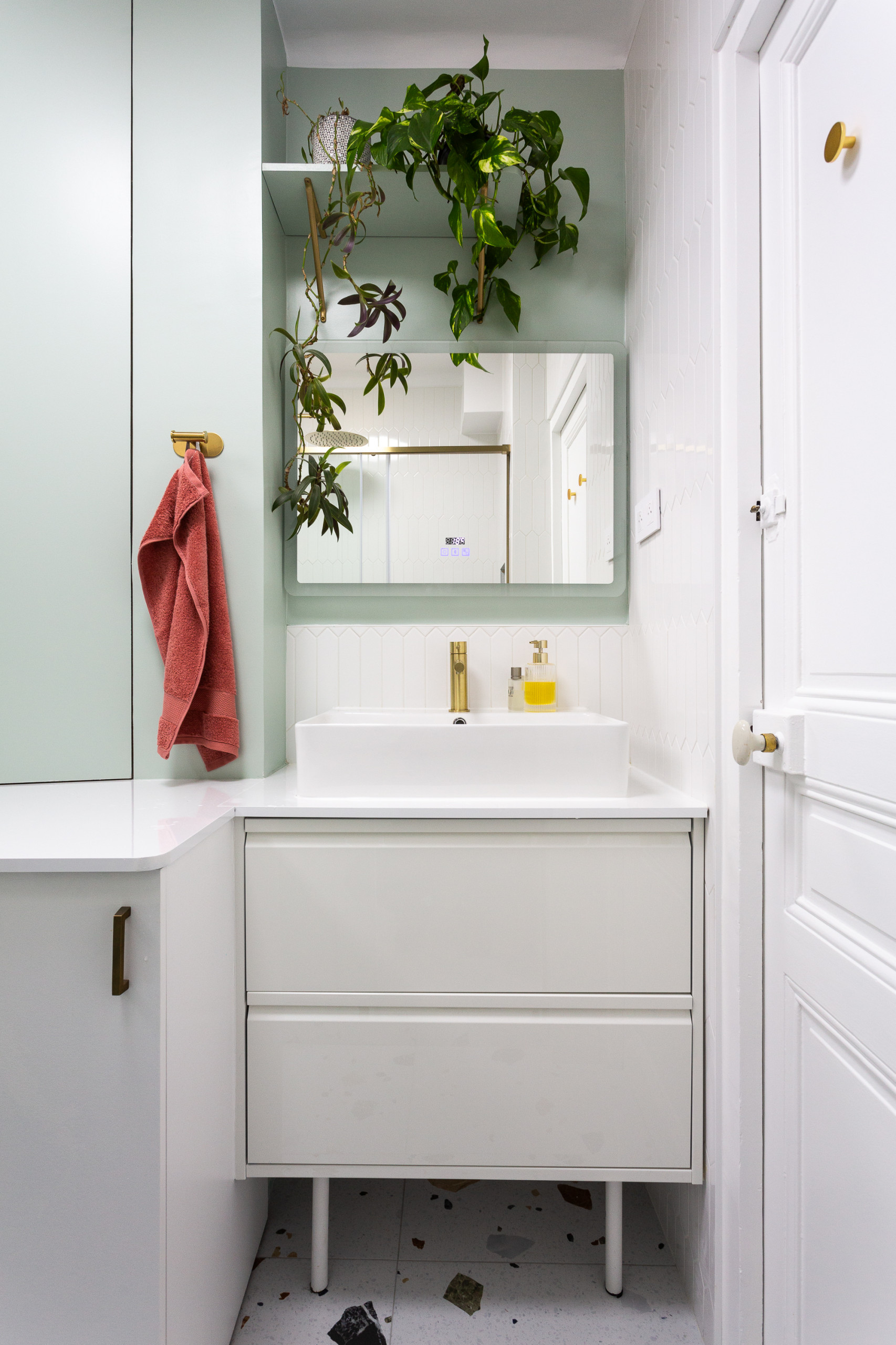 salle de bain zen et fonctionnelle