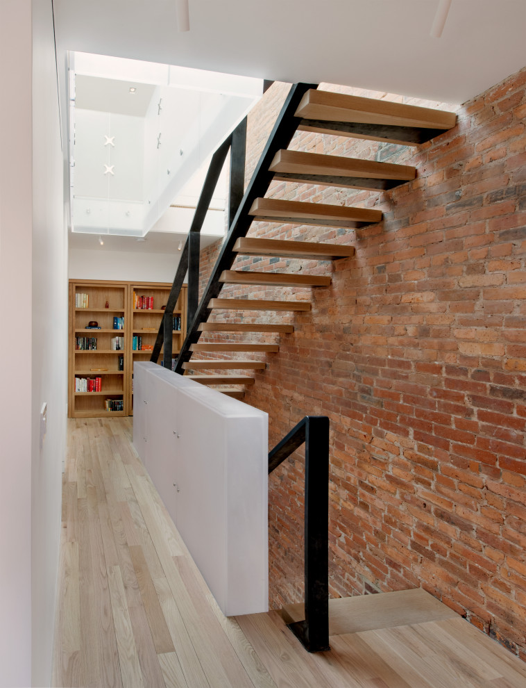 Design ideas for a small modern staircase in New York.