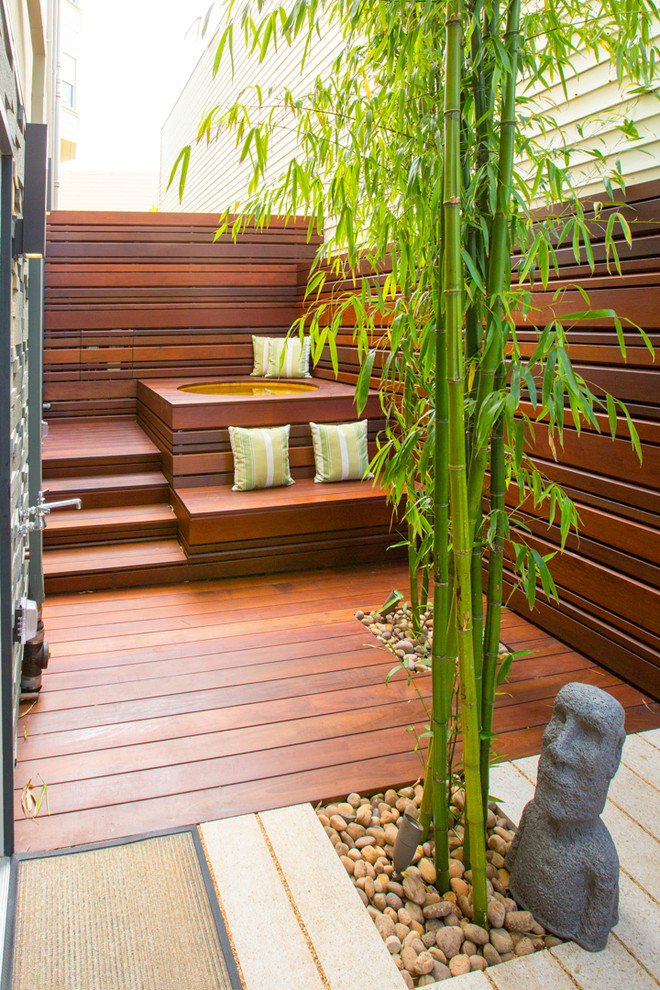 Inspiration for a contemporary rooftop and rooftop deck in San Francisco with no cover.