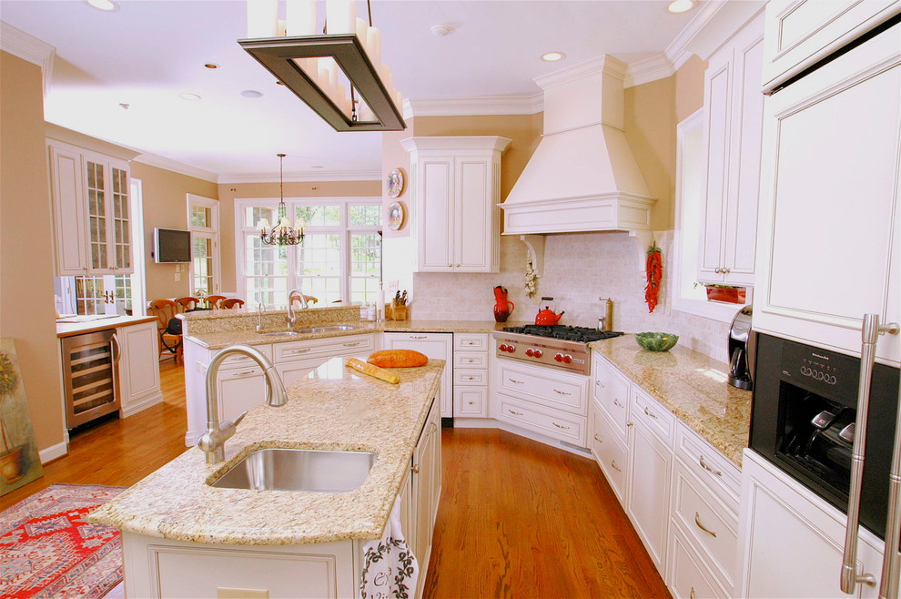 Williamsburg Cream with glaze kitchen