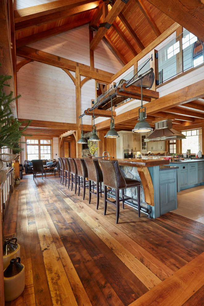 Kitchen - rustic kitchen idea in Toronto