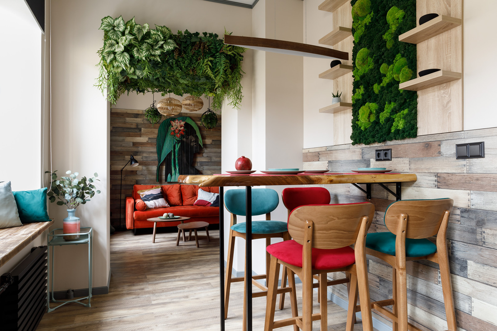 мини -отель Roomburg . Апартаменты Aura