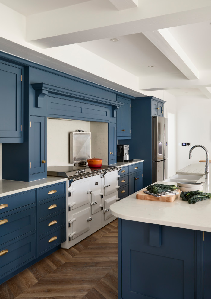 Ashridge - A hand-painted Shaker kitchen with banquette seating ...