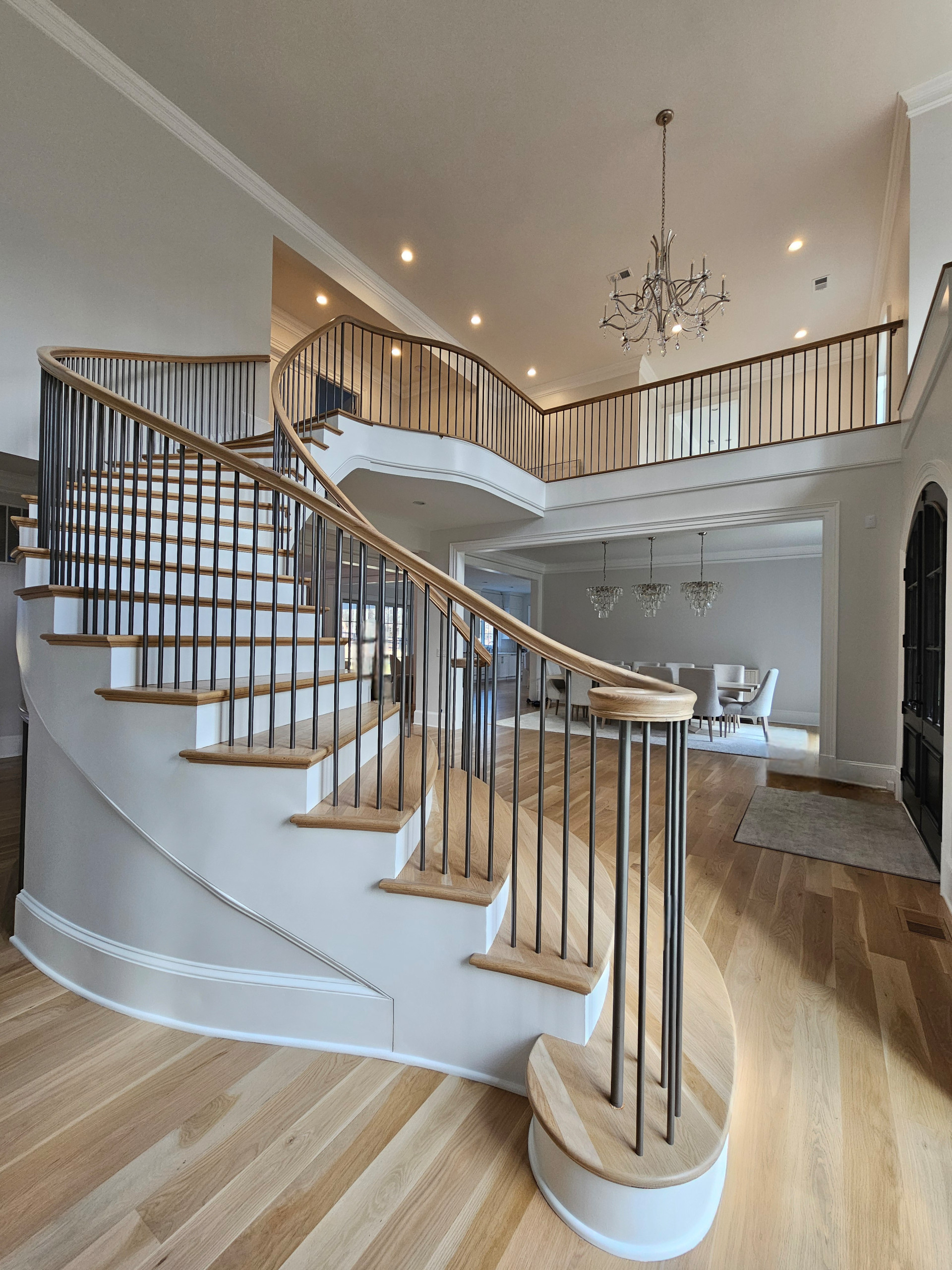 116_Elegant & Eye-catching Curved Staircase, Leesburg VA 20175