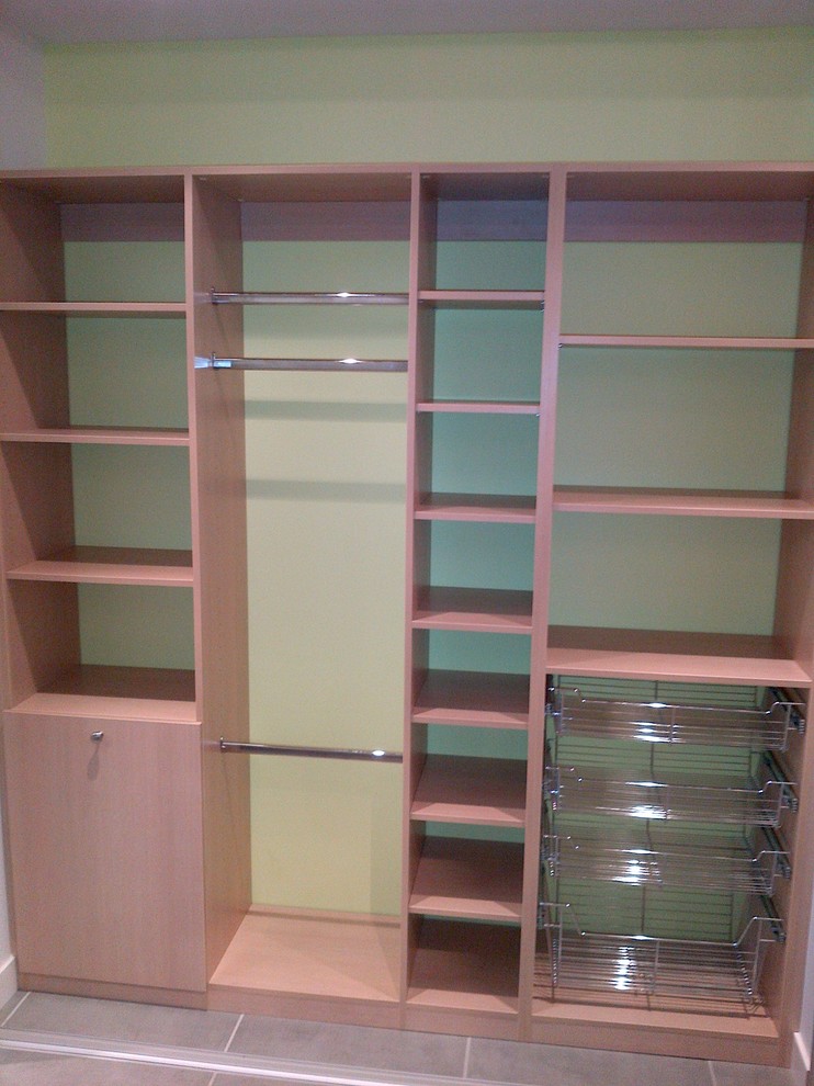 Inspiration for a storage and wardrobe in Toronto.