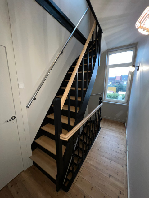 escalier et palier contemporain-escalier