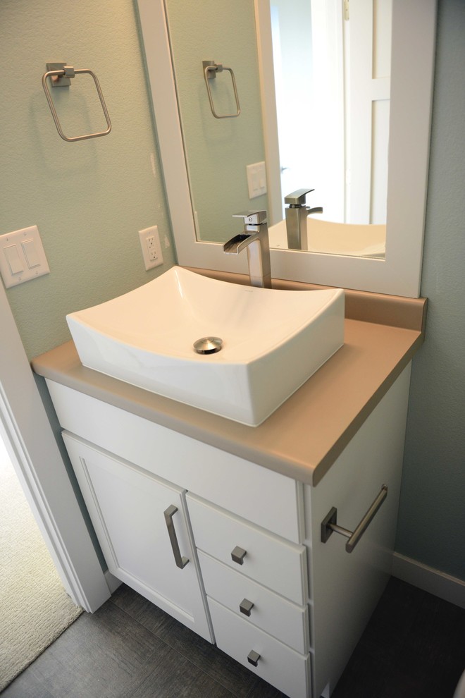 Bathroom - transitional bathroom idea