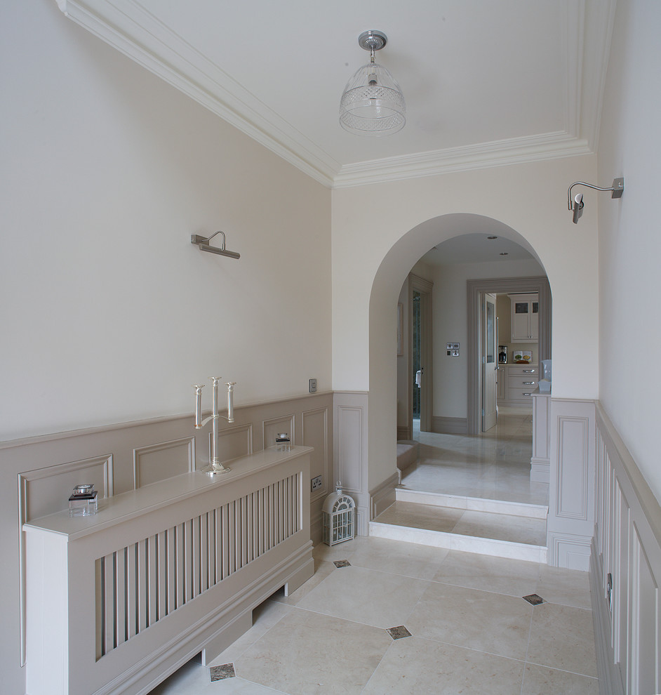 This is an example of a contemporary hallway in Dublin with white walls.