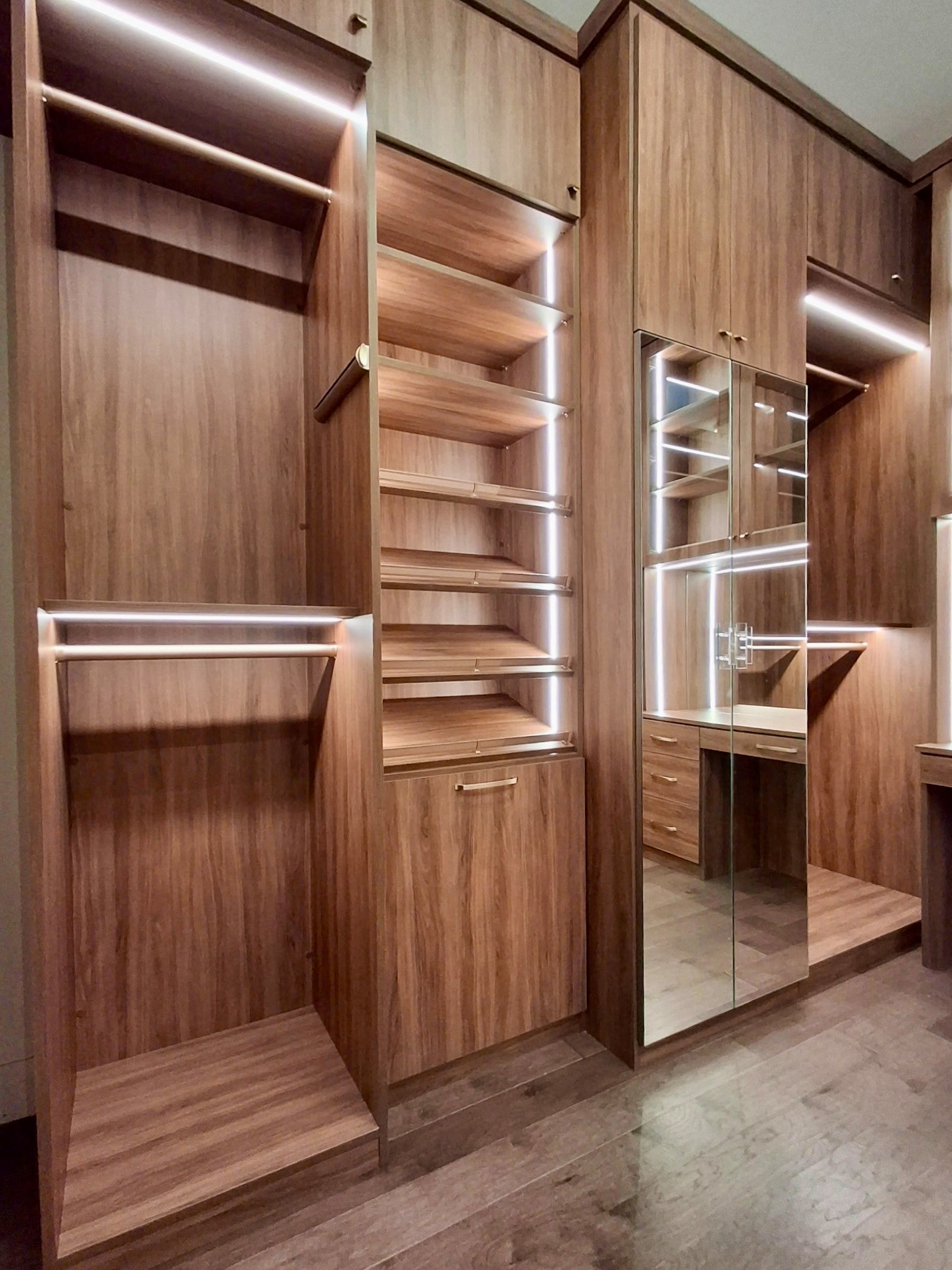 Fully Lighted Rogue Valley Pear Closet
