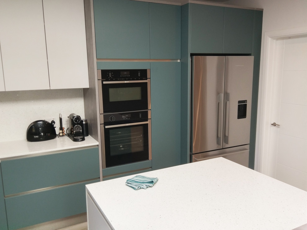 Sleek Kitchen Design in Headstone By Kudos Interior Designs ...