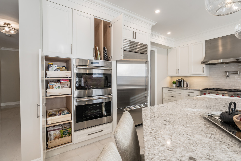 Kitchen - transitional kitchen idea