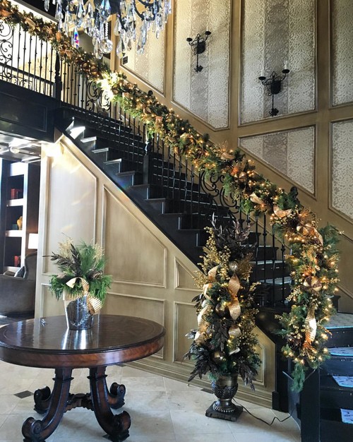 How to Decorate a Staircase for Christmas