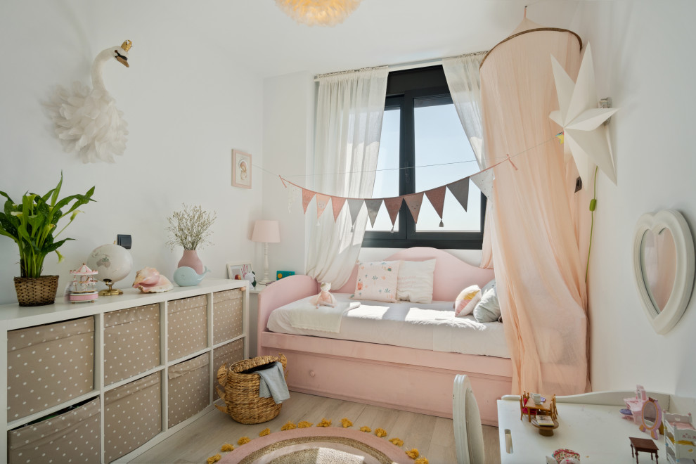 Eclectic kids' bedroom in Madrid.