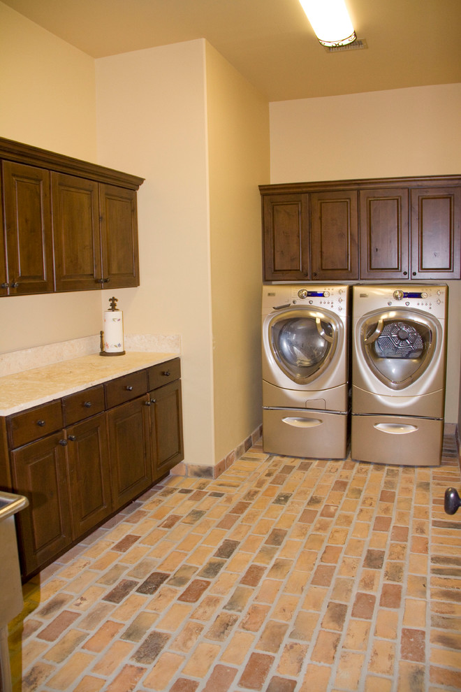 Mountain style laundry room photo in Austin