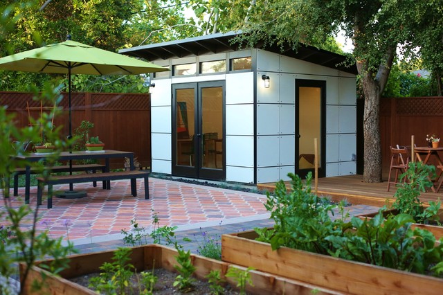 Parkwood Backyard contemporary-shed
