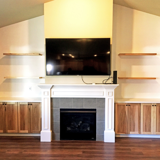 Rustic Hickory Floating Shelves Minimalistisch Wohnbereich