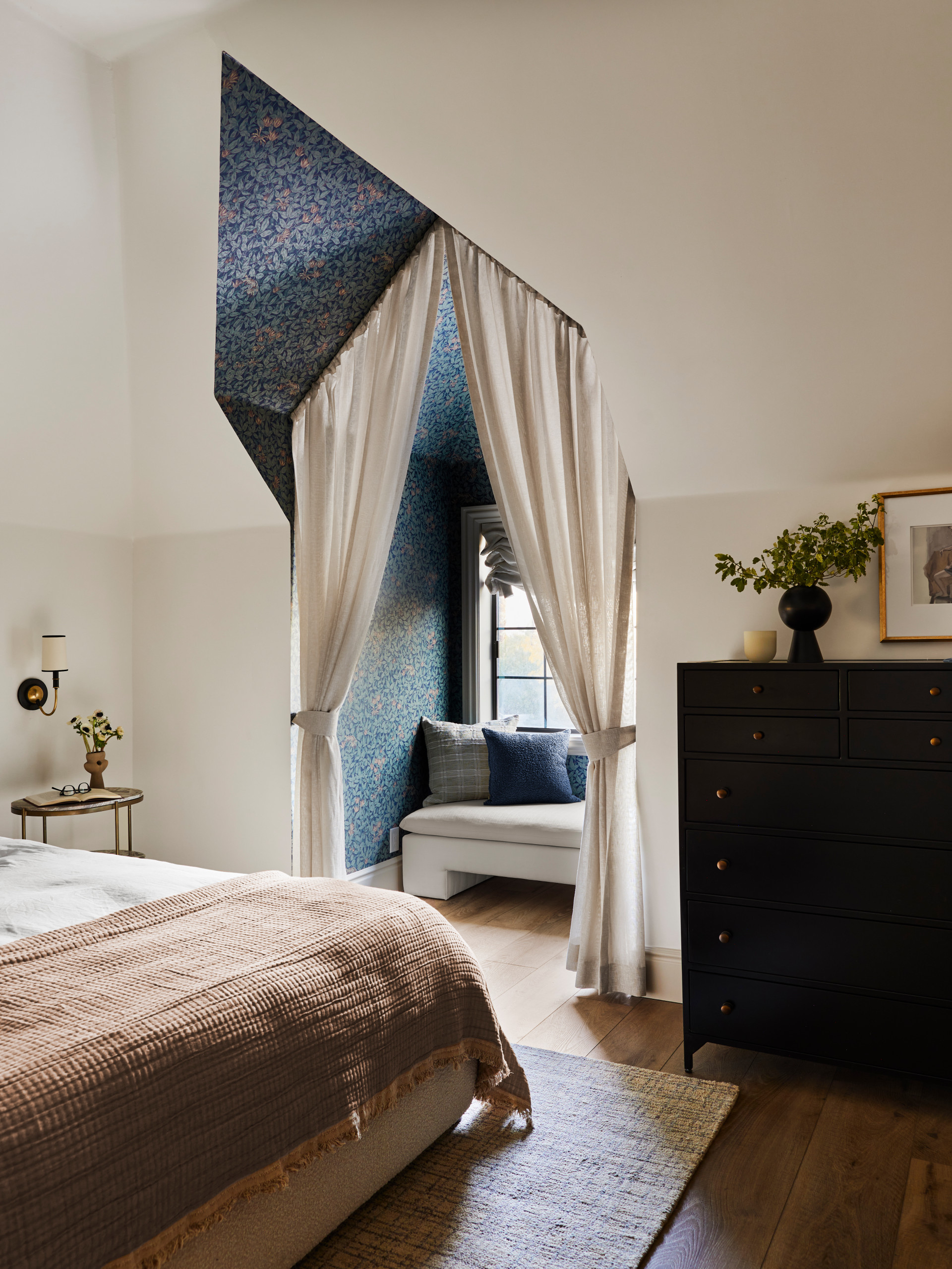 Eclectic Traditional Bedroom