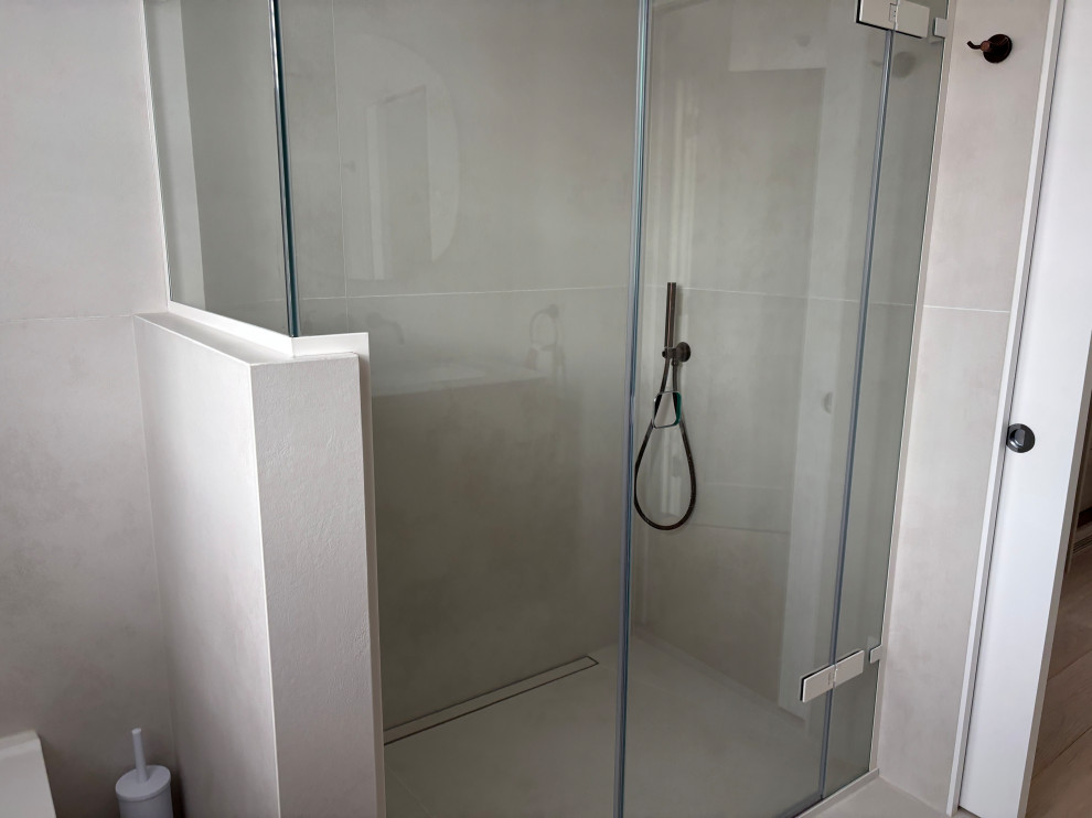 Family bathroom, SW3
